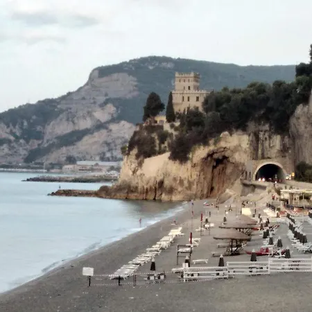Alloggio San Francesco * Finale Ligure